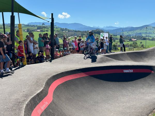 Eröffnungsfeier Pumptrack Neuheim – Bild 1